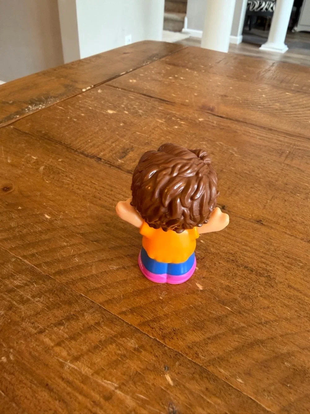 Fisher Price Little People girl with paint as is